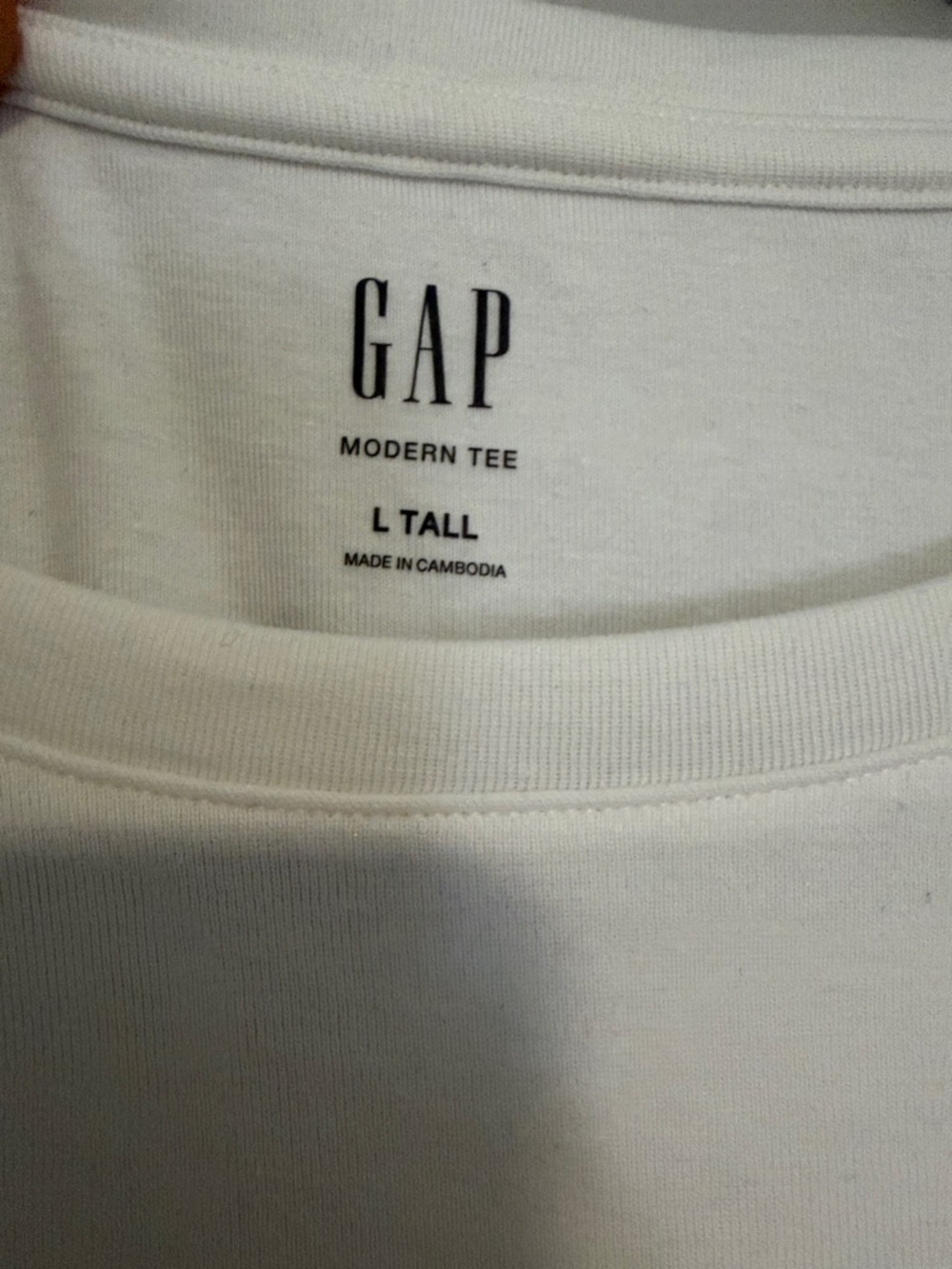 GAP Women’s Short Sleeve Crew Tee in White - Picture 2 of 5
